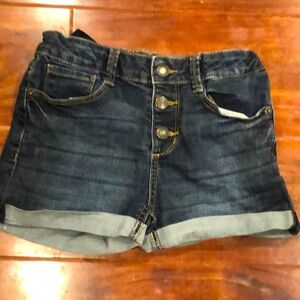 Cute girls jean shorts